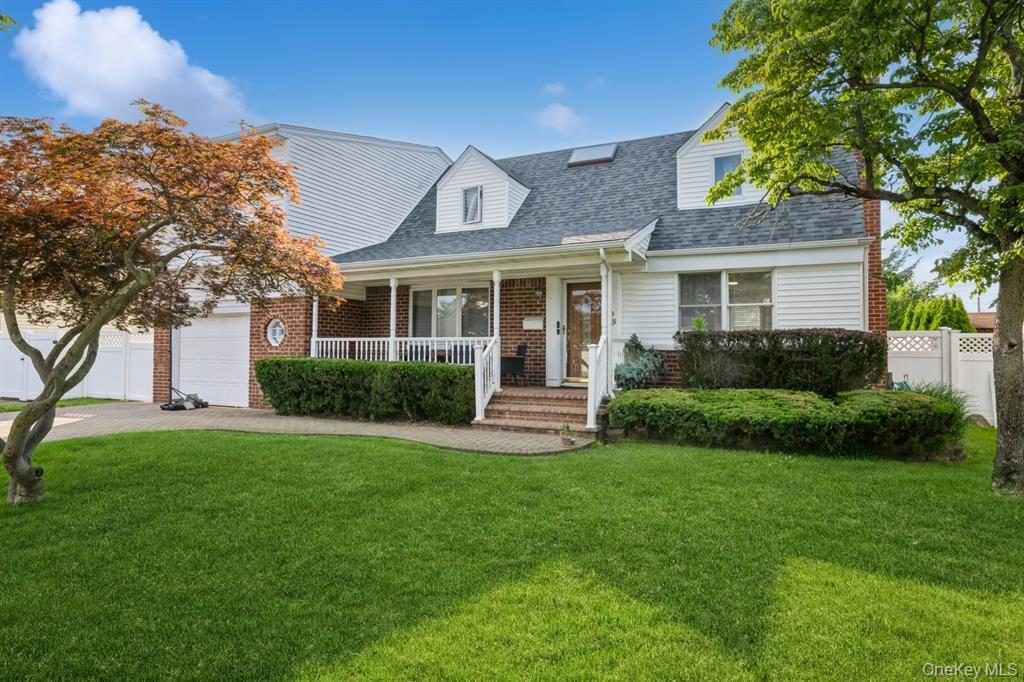 198 Guildford Court, West Hempstead NY - sold by Sharon Basiratmand