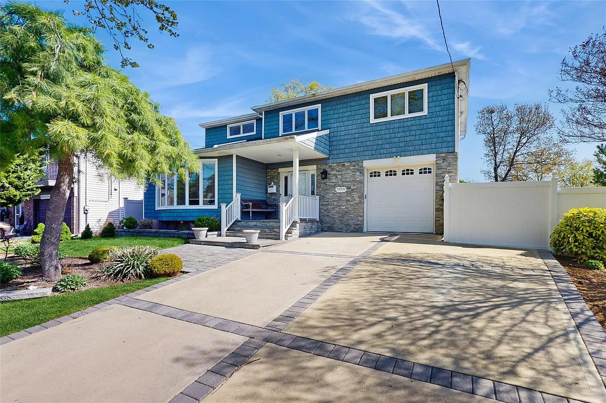 3359 Knight Street, Oceanside NY - sold by Sharon Basiratmand
