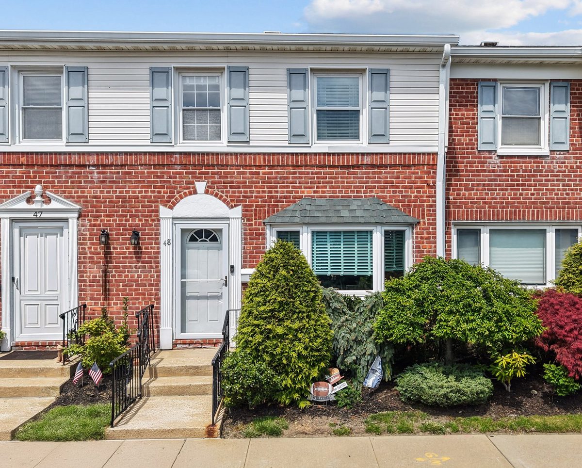 3530 Long Beach Road Unit 48, Oceanside NY - sold by Sharon Basiratmand